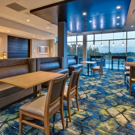 Holiday Inn Express & Suites CEDAR SPRINGS - GRAND RAPIDS N by IHG