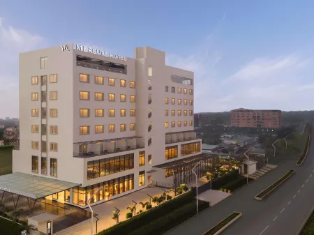 Mercure Lucknow Gomti Nagar Отели рядом с достопримечательностью «Medanta Hospital Lucknow»