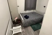 Studio - Sleeps 2 - Acton Park & Stn Close