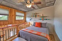 Mountain View Escape - 1 Mile to White River! - Homestays