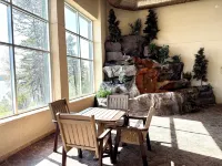 Lake Superior Two Queen Bed Studio~Pool/Hot tub-Burlington Bay 투 하버 호텔