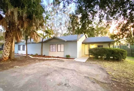 Cute downtown home near UF and Depot Park