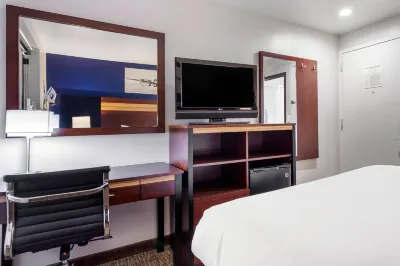 Avion Inn Near LGA Airport, Ascend Hotel Collection Hotels in New York