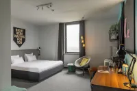 The Social Hub Eindhoven Hotel dekat Department of Mathematics and Computer Science