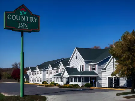 Country Inn & Suites by Radisson, Decorah, IA