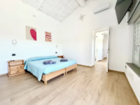 Swimming pool,Sauna,Jacuzzi,Barbecue,A/C,Billiards,WiFi,5minutes from the sea and downtown