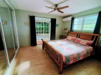 Sky House. Charming 4-bedroom home, fast WiFi, A/C in enchanting Rincón