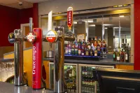 Holiday Inn Express DROITWICH SPA by IHG - С баром