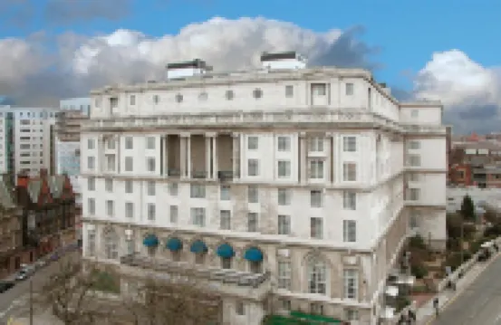 アデルフィ ホテル リース周辺のホテル