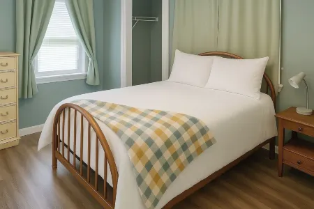 Cozy 2Br Home: with Lake Access & Work Space