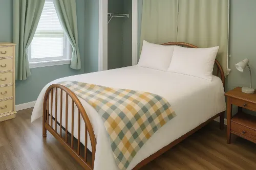 Cozy 2Br Home: with Lake Access & Work Space