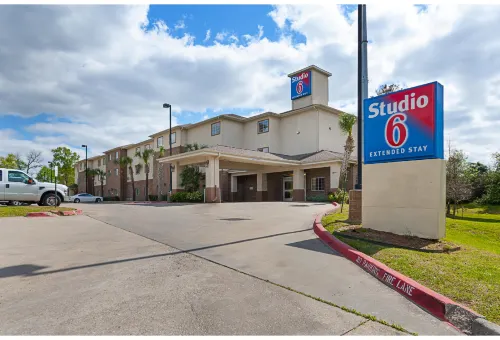 Studio 6 Suites Hinesville, GA