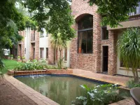 24 Onvrey Guest House - parking