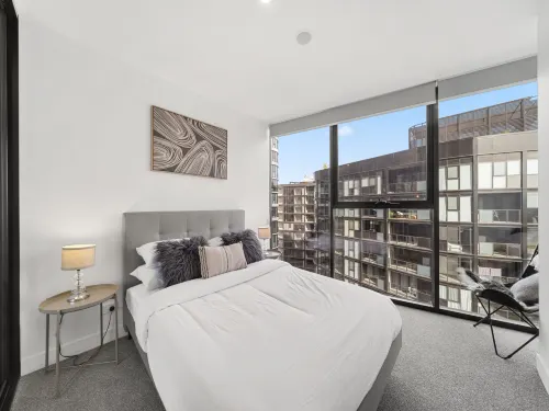 Phillip 2-Bed: Chic Interiors, Amazing Amenities
