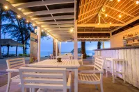 Novotel Rayong Rim Pae Resort - bar