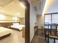 Jeju the Red Hotel Hotels near Sinsan Park