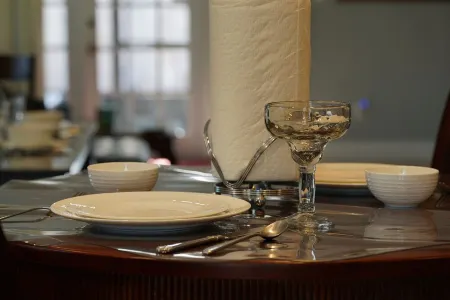 Newly Renovated 4 Bedroom Pool House