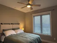 Convenient functional quiet 5 bedroom 3 bath home in Clive. - Parvekkeita