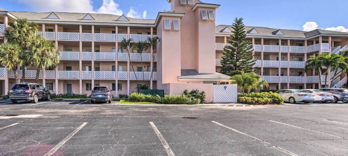 Jupiter Bay Condo w/ Pool < Half Mile to Beach! Ξενοδοχεία στην πόλη Jupiter