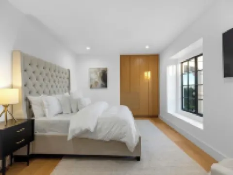 ヴィラ コステラ - ツリーラインド トランクイリティ: 3 レベル エンターテイナーズ ドリーム