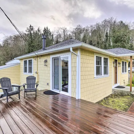Updated Port Orchard Home, Walk to Waterfront