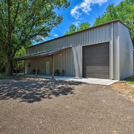 Secluded Home w/ Gas Grill, 3 Mi to Boating!