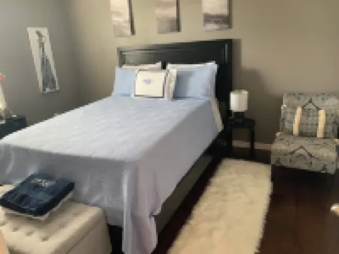 Charming 2-bedroom house with WiFi and AC in Palm Bay
