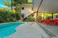 AroCocles Lodge - مسبح