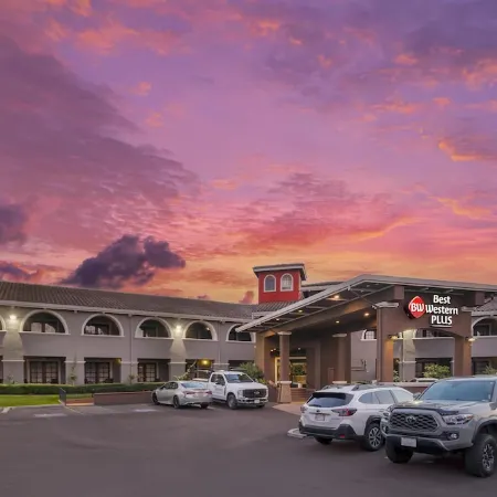 Best Western Plus Brookside Inn