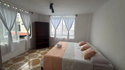 Hostal Brisas Del Mar فنادق في 