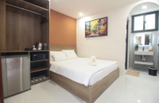 De Lustora Hotel & Apartment - District 1, Hcm. Hotels near Pham Ngu Lao