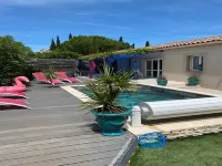 Villa Alba: Sunlit Comfort in Lirac - 빌라