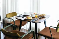 แอนด์เทลส์ โรงแรม - พร้อมอาหารเช้า