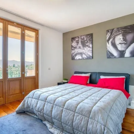 Panoramic Villa with Pool for Private Use