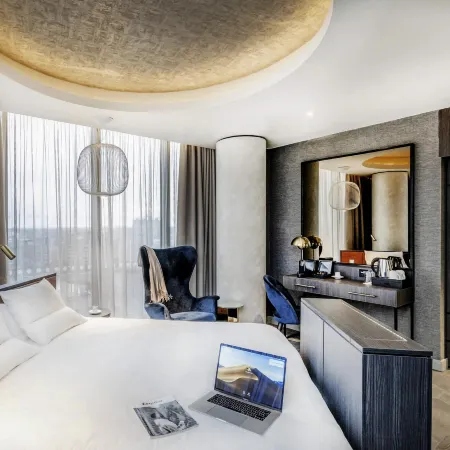 Novotel Leicester Отели рядом с достопримечательностью «Улица Белгрейв-роуд»