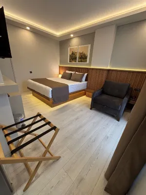 AIRPORT CORNER HOTEL