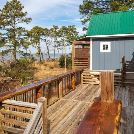 Waterfront Treasure - Main WIE House