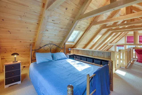 Frye Island Family Cabin with Lake & Beach Access! - Strand