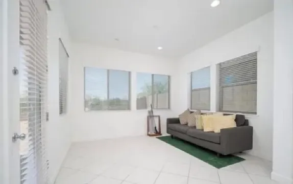 Spacious 4-bedroom house with WiFi, fitness room in adorable Buckeye