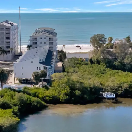 Beach Access Heated Pool Resort Condo for 8