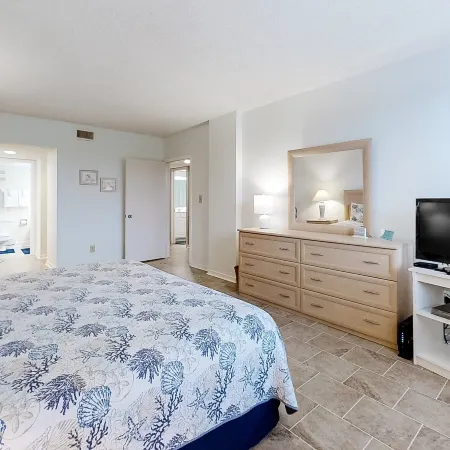 Oceanfront Condo with Large Balcony, Pool, Central AC & Views