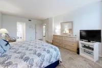 Oceanfront Condo with Large Balcony, Pool, Central AC & Views - Condos