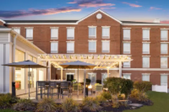 ฮิลตันการ์เด้นอินน์ มิสติก/โกรตอน โรงแรมในโกรตอน