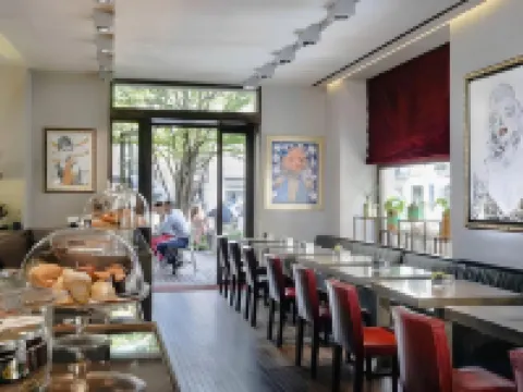 โรงแรมโปสตาดีไซน์ โรงแรมในโกโม