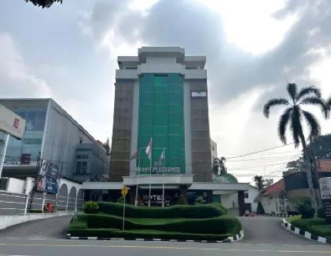 Grand Pangrango Hotel Hotel dekat Taman Kencana