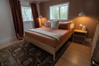 Sleeps 8•Modern Ocala Retreat•Near Springs•Family Friendly•Downtown•The Getaway