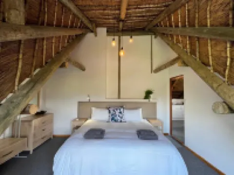 Acara Guesthouse & Cottages - บ้านพักหลังเล็ก