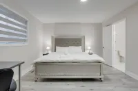 Big 1bed Suite with fast Internet, Office & Private Bath