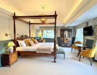 The Holt Hotel