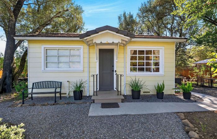Grapevine Cottage by AvantStay